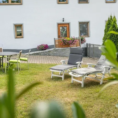 Апартаменты Gaestehaus Meier Und Eschlkam